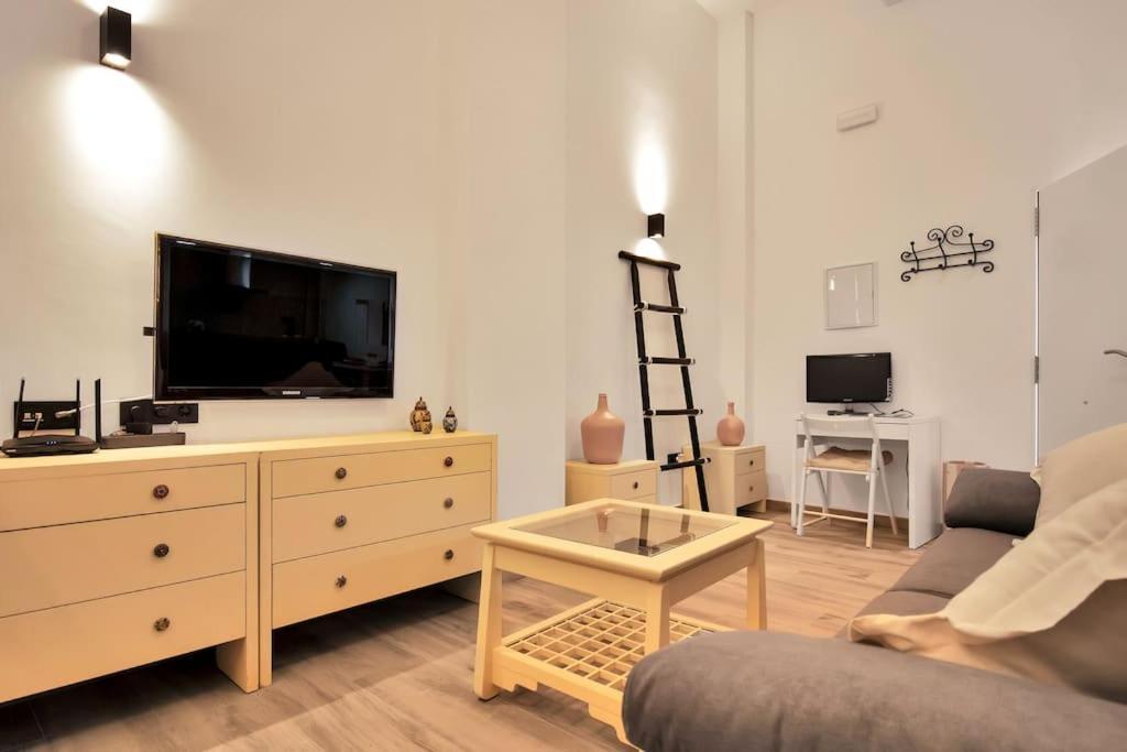 Moderno Loft En El Corazon Historico De Estepona - Casa Pepita 17 Exterior foto